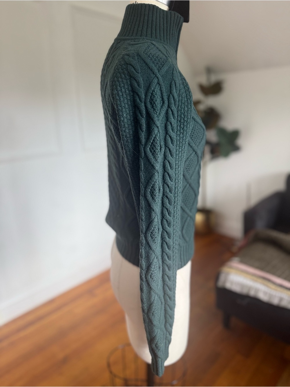 Aritzia Dark Green Cable-Knit Half-Zip Sweater - Picture 4 of 8
